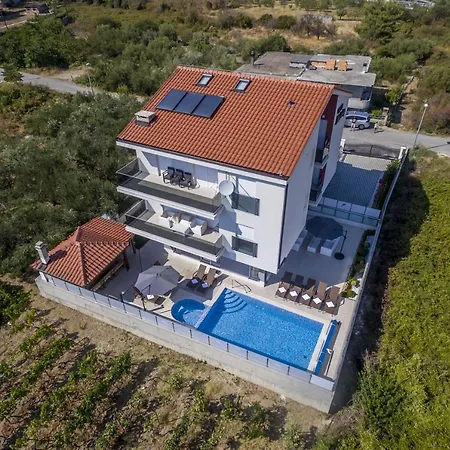 빌라 Luxury With A Swimming Pool Stobrec, - 14700 스플리트