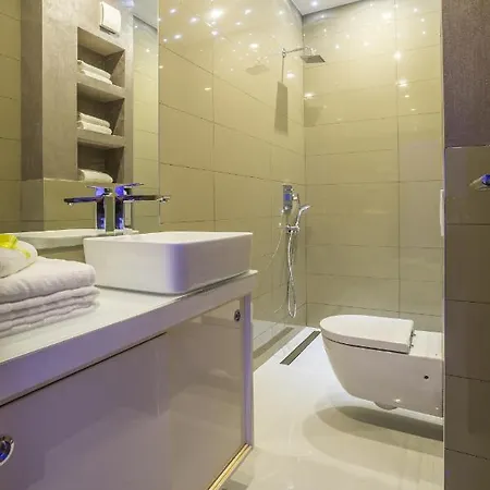 Luxury With A Swimming Pool Stobrec, - 14700 *